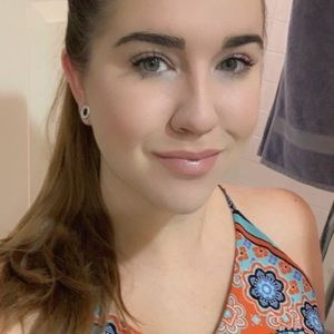 Meet your Posher, Brittney